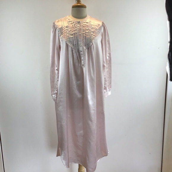 Miss Elaine Intimates pink long sleeve appliquéd long nightgown. Size M - Picture 1 of 11